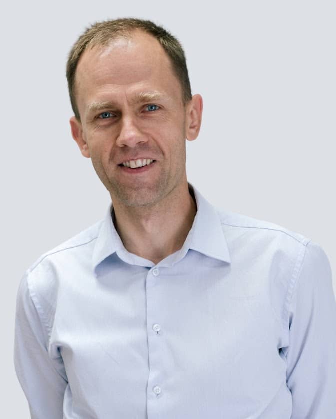 dr Piotr Staszczuk
